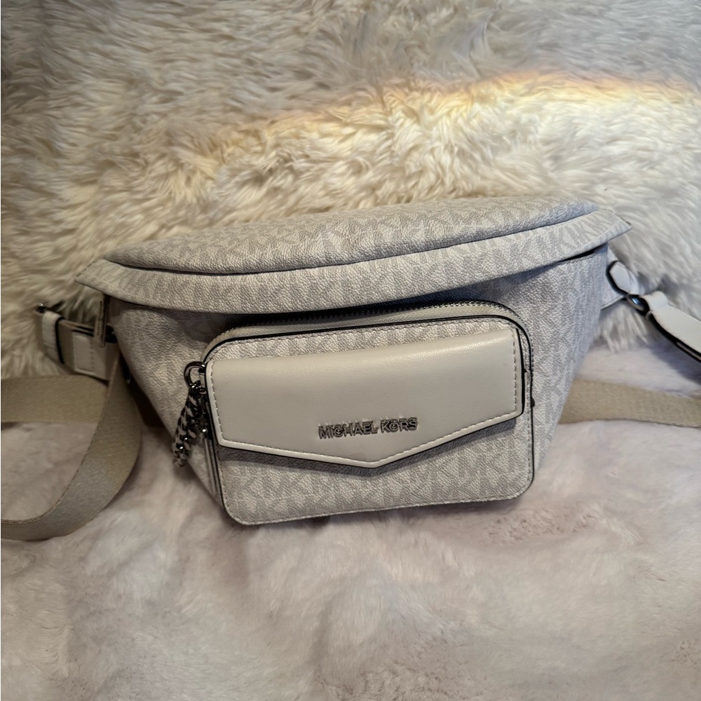 Michael Kors Large Fannypack